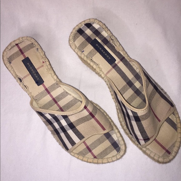 AUTHENTIC Burberry wedge sandles size 38 - Picture 3 of 3